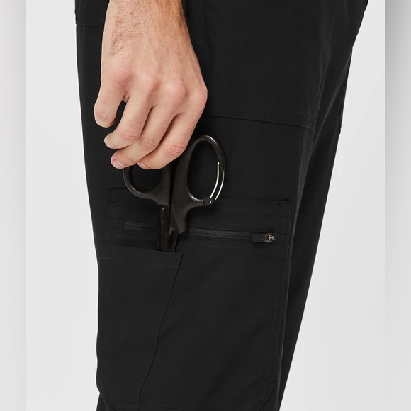 FIGS FreeX Cairo Lined Cargo Scrub Pants in Black! Size L, NWT - Picture 8 of 12